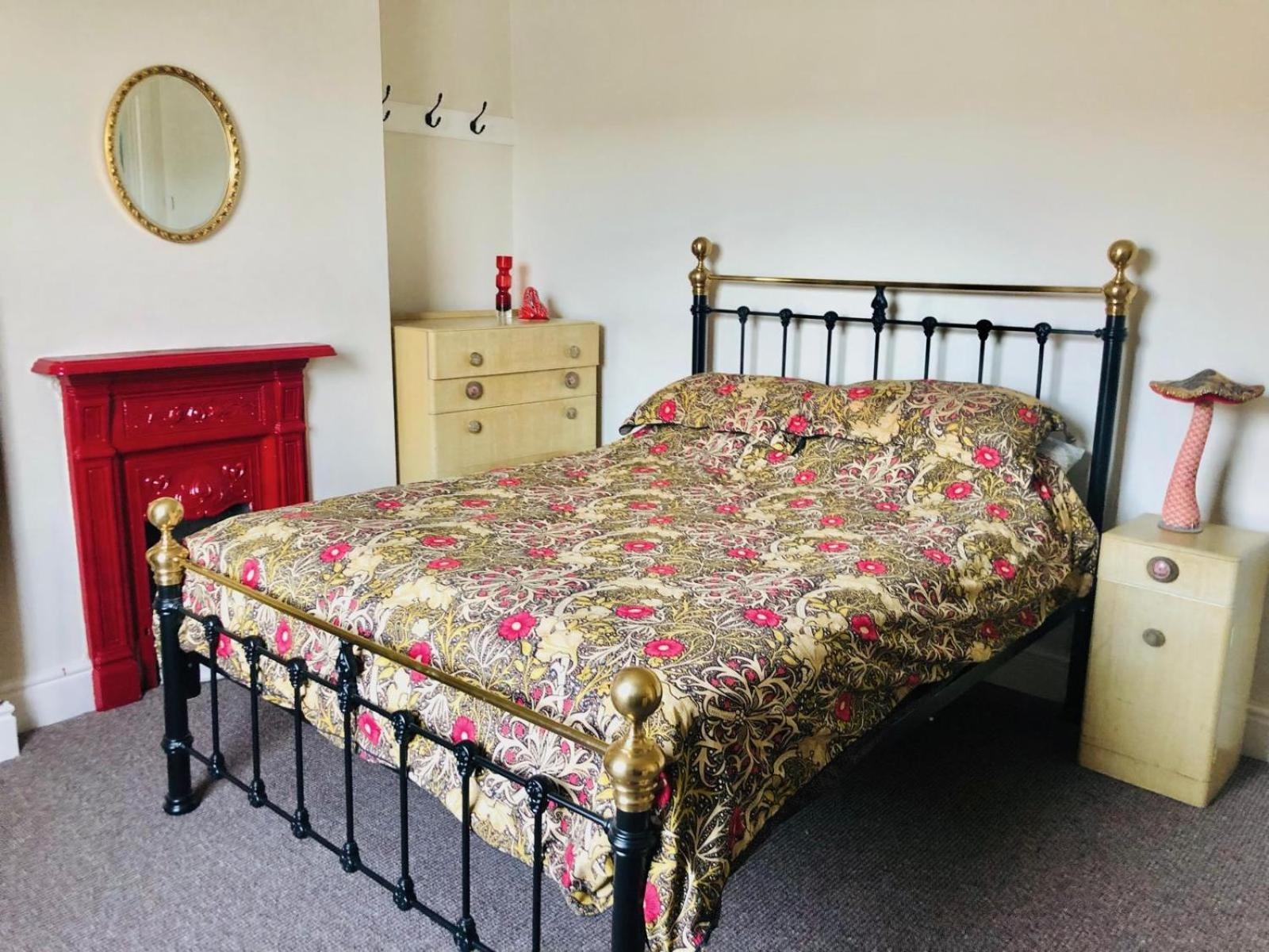 Llangollen Townhouse 4 Bedroom Bagian luar foto
