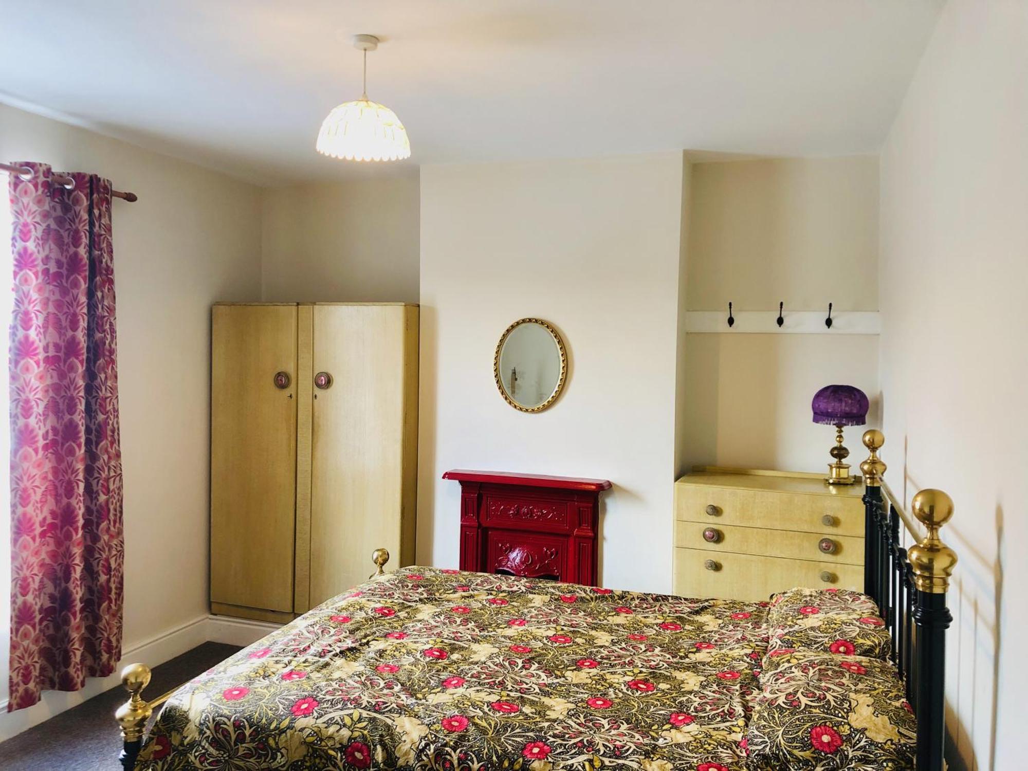 Llangollen Townhouse 4 Bedroom Bagian luar foto