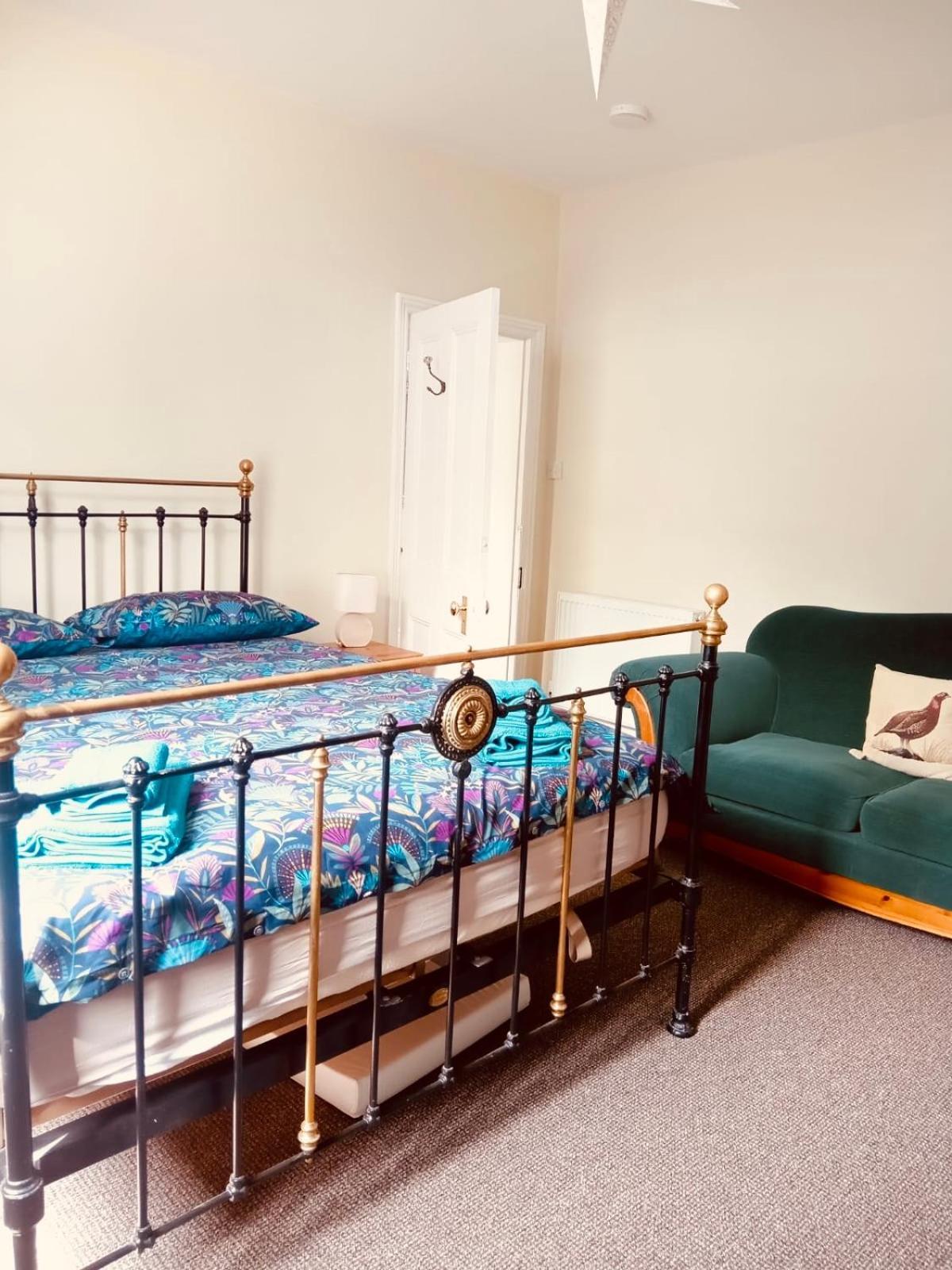 Llangollen Townhouse 4 Bedroom Bagian luar foto